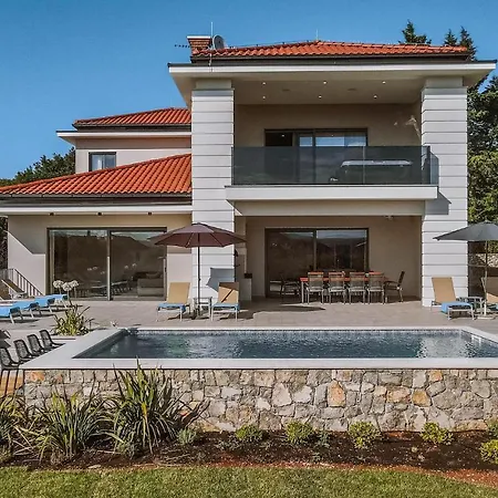 Nice Home In Malinska With Sauna Nyaraló
