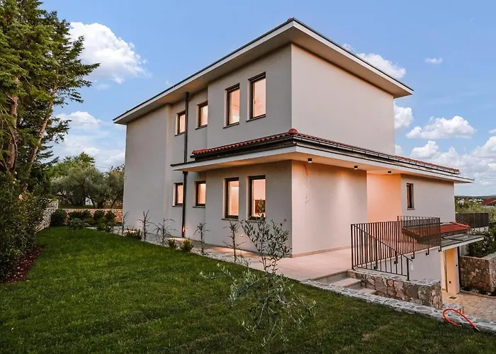 Beautiful Home In Malinska With Sauna Malinska